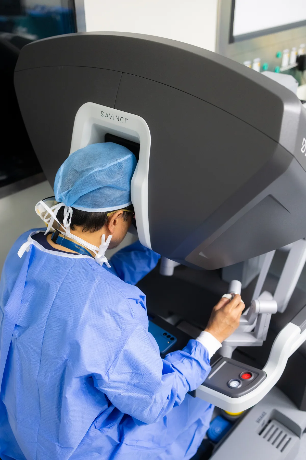 Prof. Dr. Shahrul Amry Hashim operating the Da Vinci surgical console during robotic cardiac surgery at KPJ Damansara Specialist Hospital 2