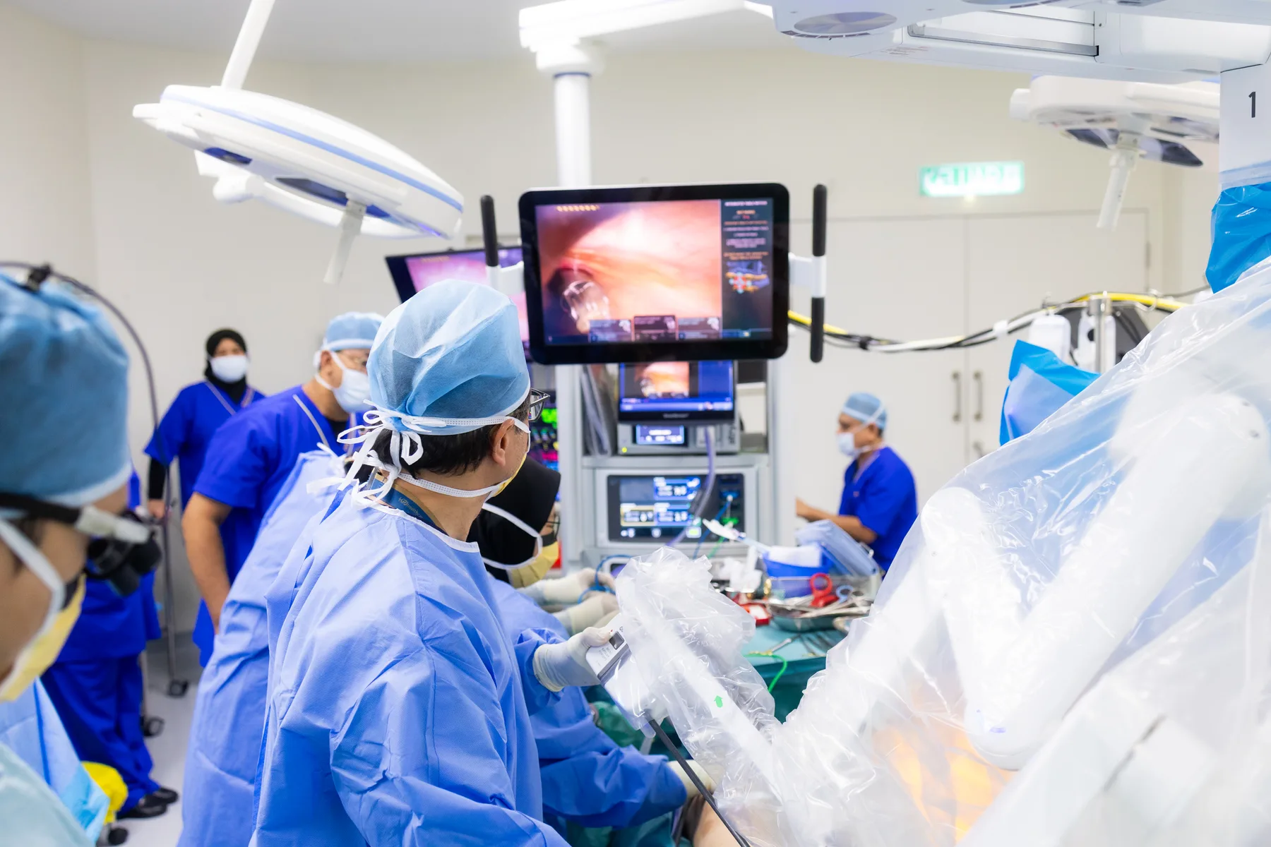 Robotic cardiac surgery in the operating theatre at KPJ DSH2, with the endoscopic view displayed on the monitor